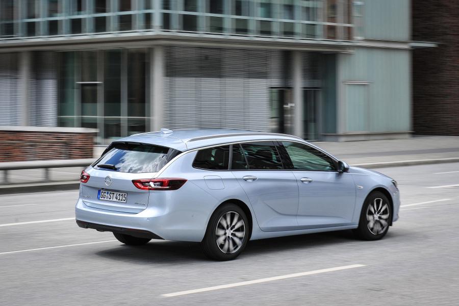  Opel Insignia Sports Tourer Turbo D 2017 года  (фото 28 из 40)